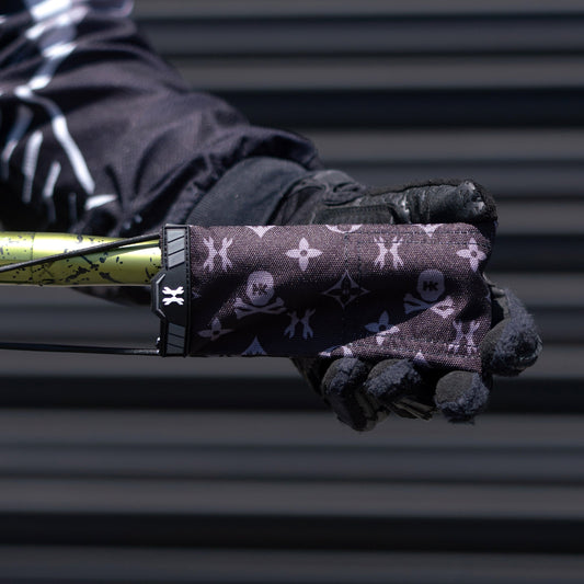 Monogram Black - Barrel Condom