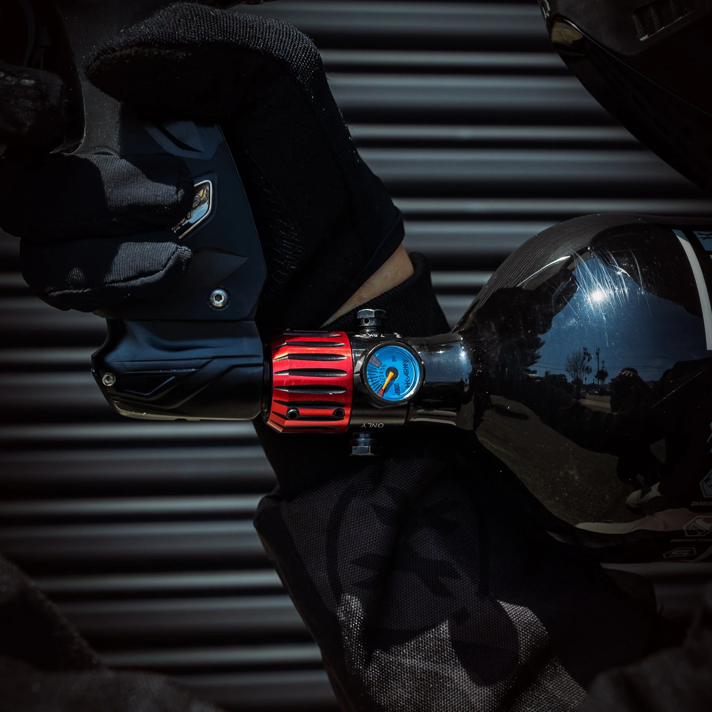 AEROLITE ELITE PRO REG - NOVA - RED/BLACK | output pressure 450-650psi | HK Air Tank Regulator - Image 2