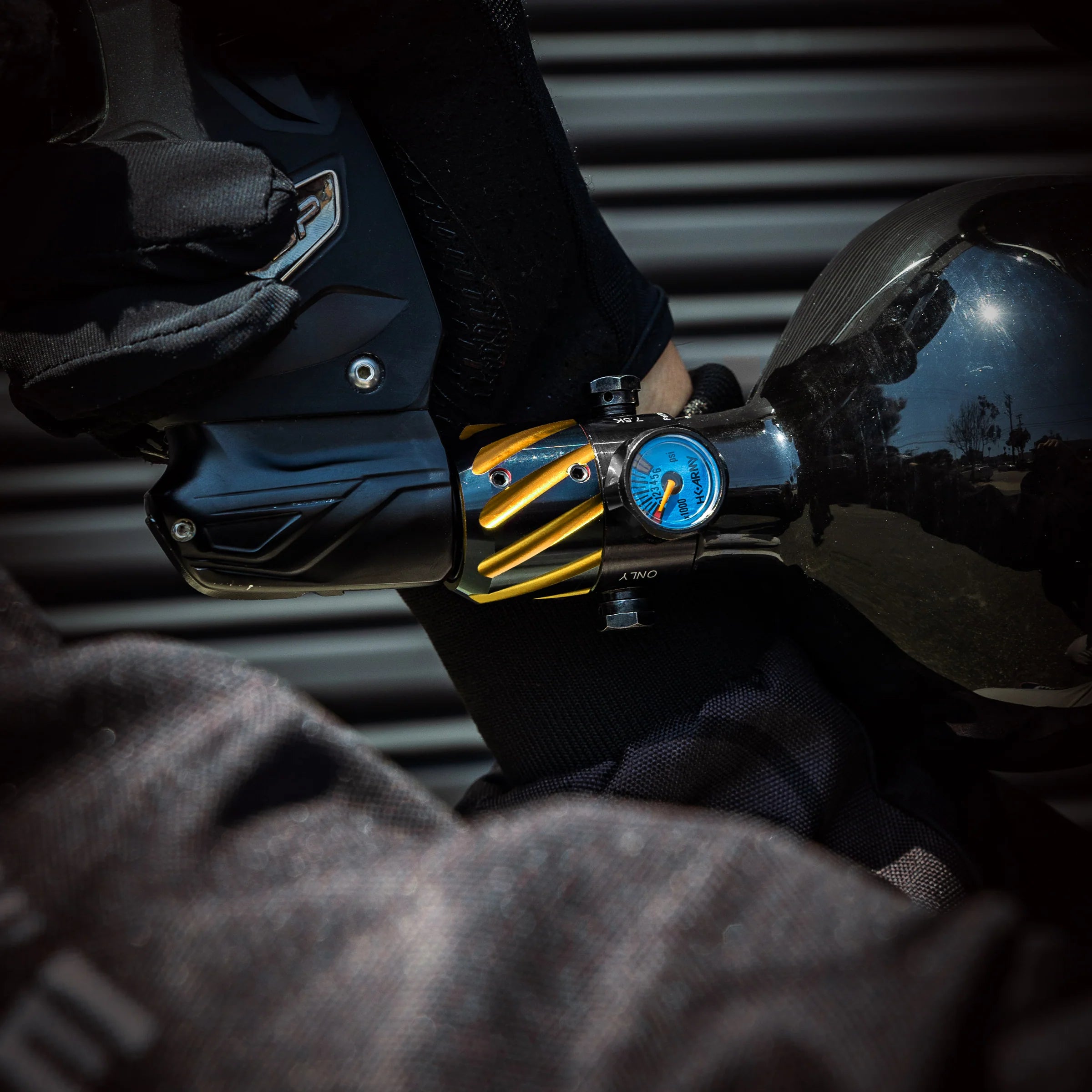 AEROLITE ELITE PRO REG - ORBIT - BLACK/GOLD | output pressure 450-650psi | HK Air Tank Regulator - Image 2