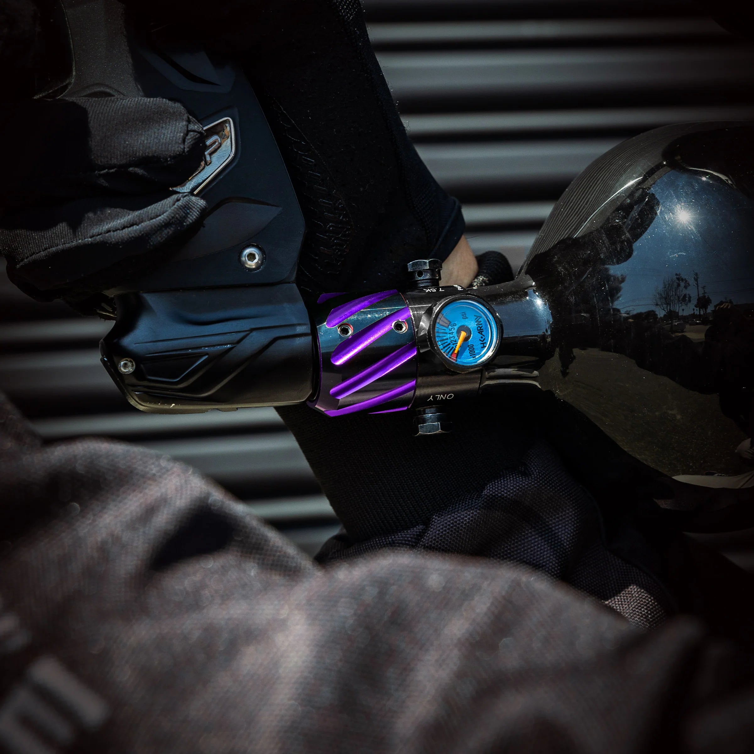 AEROLITE ELITE PRO REG - ORBIT - BLACK/PURPLE | output pressure 450-650psi | HK Air Tank Regulator - Image 2