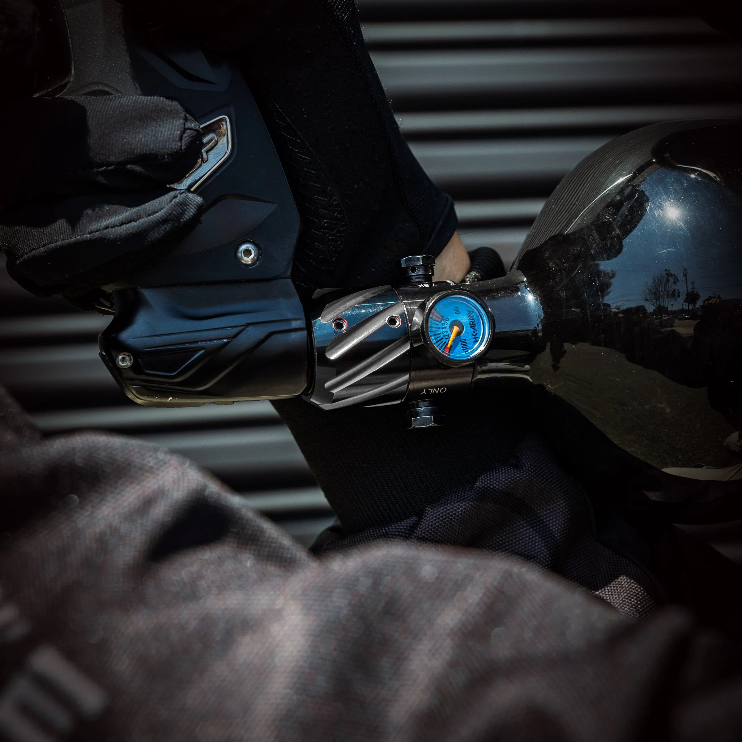 AEROLITE ELITE PRO REG - ORBIT - BLACK/PEWTER | output pressure 450-650psi | HK Air Tank Regulator - Image 2