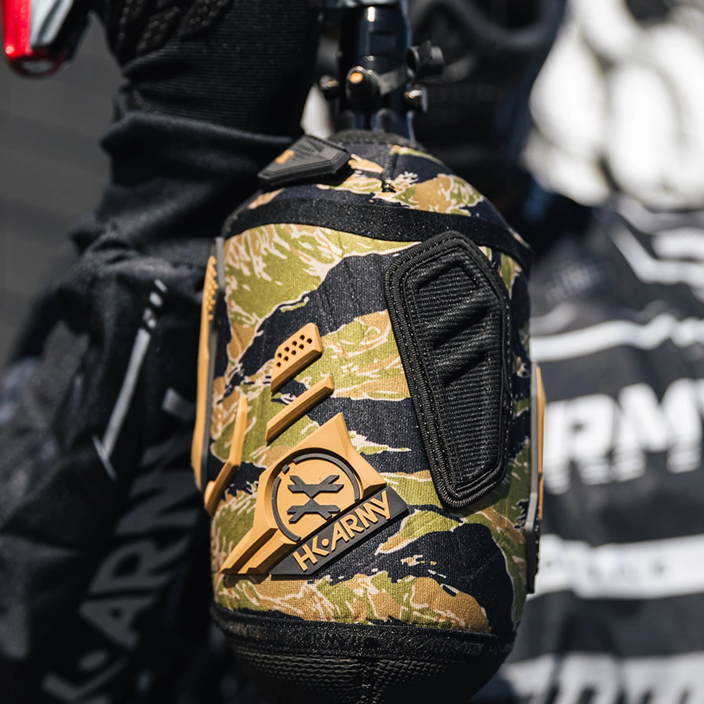 Paintball air tank cover / sleeve | hardline armored - Color: Tigerstripe - Image 2
