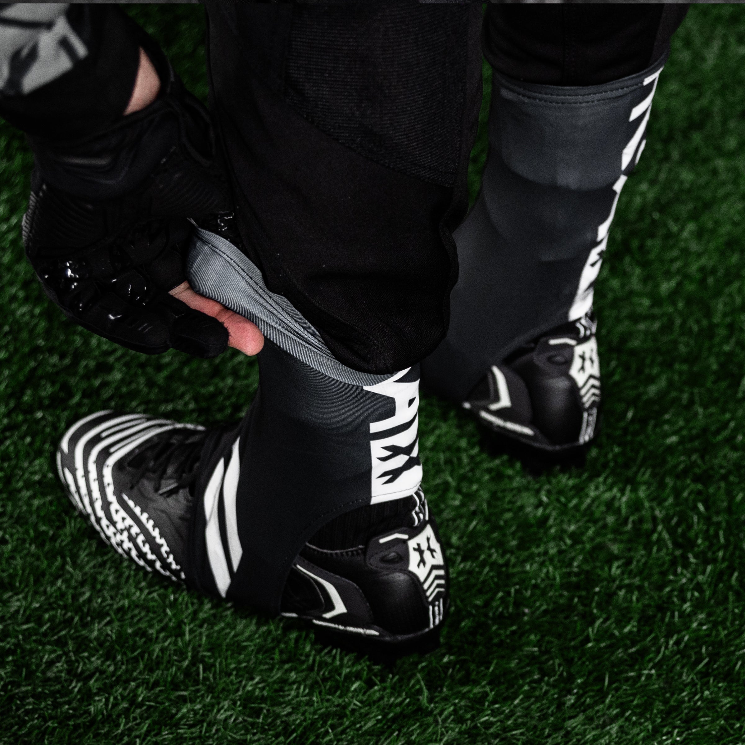 Cleat Cover - Short - Slash Black - Image 9